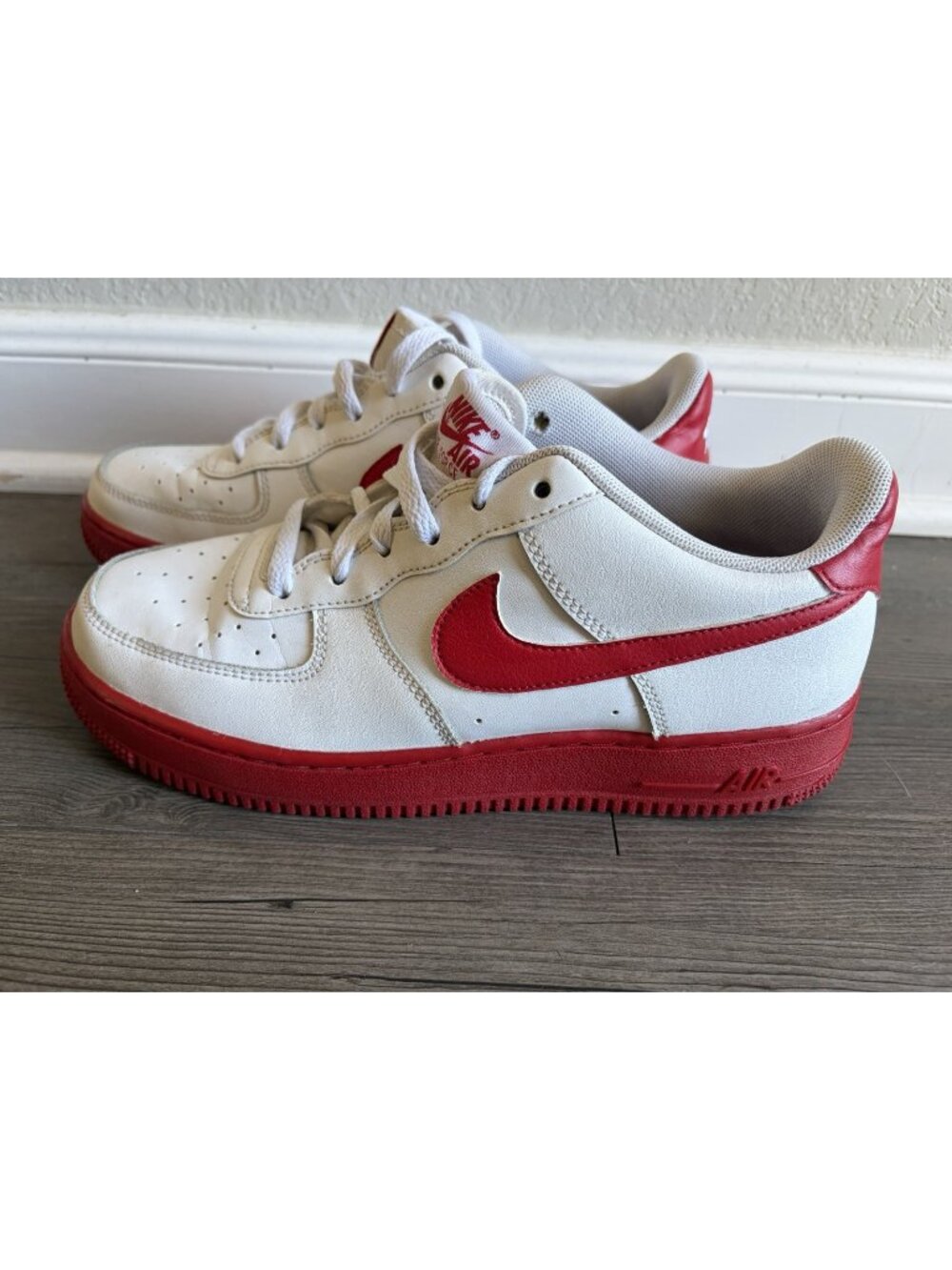 Nike 2020 Air Force 1 GS White Red Sole Mens Sz 7 EU 40